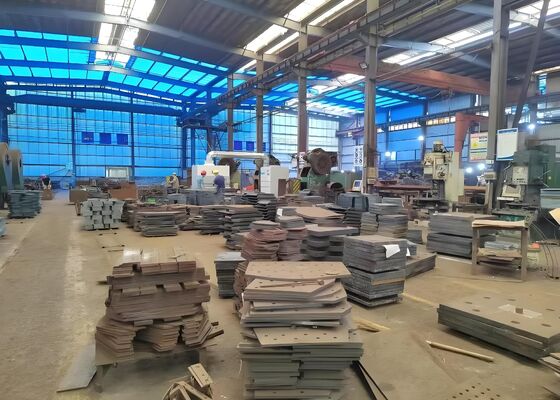 金属表面からブースを除去するための金属磨き機