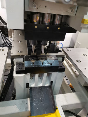 低雑音の鋼板打つ機械CNCの打つ版機械
