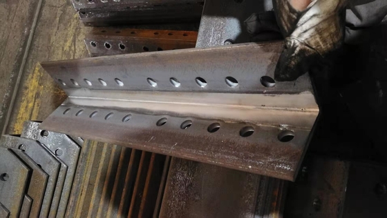 Auten 自動角根磨き機 モデル GQC250-2Q 鉄鋼塔産業