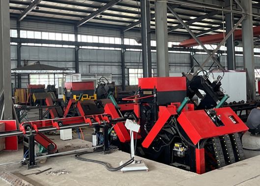 PLCコアコンポーネントを持つCNCアングルドリルマシン