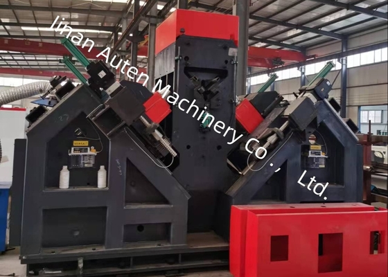 40mm 最大穴あけ径 アングル鋼タワー業界 CNC アングルラインマシン 1000KN マーキング力