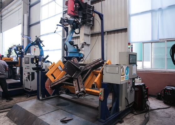 46m/分 回転速度 タワーフット溶接ロボット 4500*3500*3000mm 全体機械寸法